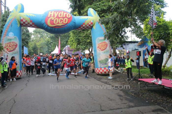 Ratusan-Pelari-Berkompetisi-di-Fun-Run-ITN-Malang