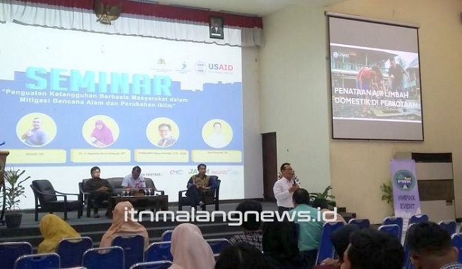 Seminar Teknik PWK ITN Malang PR Sanitasi di Kota Malang