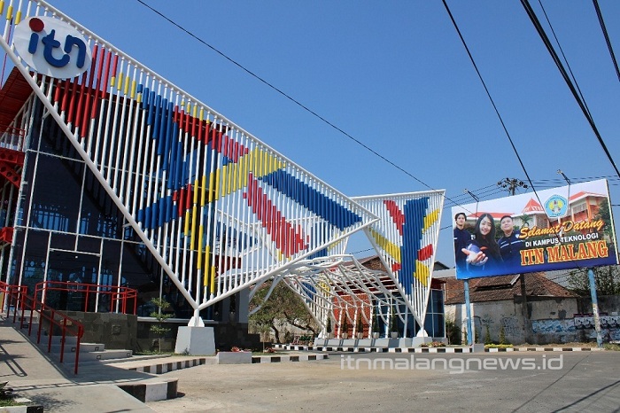 Monumental Gate Kampus 2 ITN Malang sebagai icon baru Kampus Biru