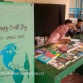 Komunitas Mahasiswa ITN Peduli Literasi (KAMI Peduli) ITN Malang menggelar lapak buku, di Gedung Workshop Himpunan Mahasiswa Teknik Lingkungan