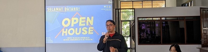 Kaprodi Teknik Kimia ITN Malang, M. Istnaeny Hudha, ST, MT memberi sambutan pada pembukaan Open House Teknik Kimia ITN Malang
