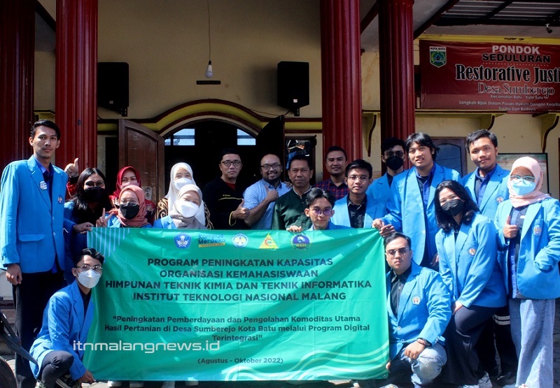 Tim PPK Ormawa ITN Malang bersama Ketua Bumdes Barokah Desa Sumberejo, Nurul Akbar